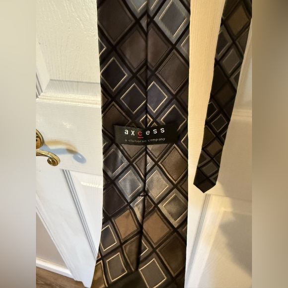 AXCESS Geometric Patterned Tie - Picture 2 of 3